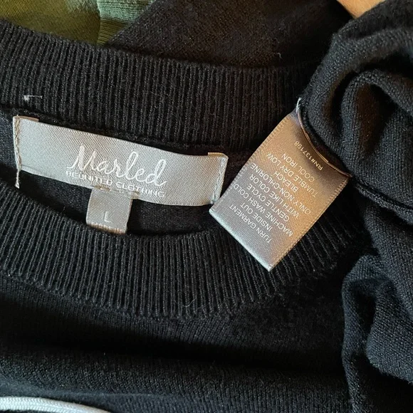 Marled Black Heart Sweater - Picture 3 of 3